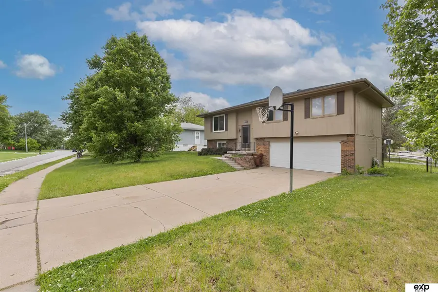 8304 S 49th Avenue, Omaha, NE 68157 - #2