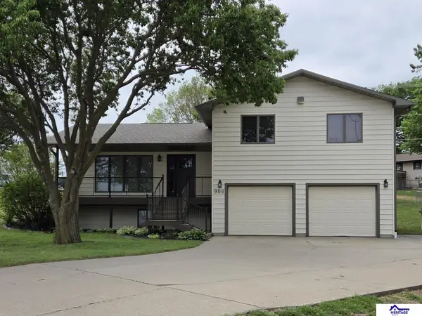 906 S Kingsley Avenue, York, NE 68467