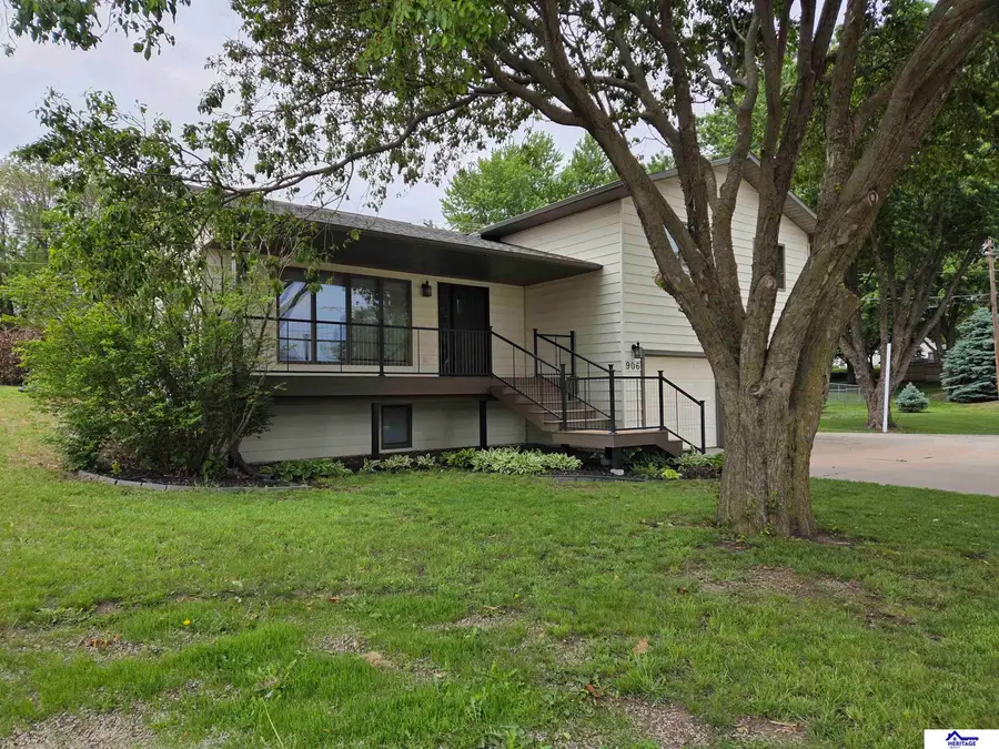 906 S Kingsley Avenue, York, NE 68467 - #3