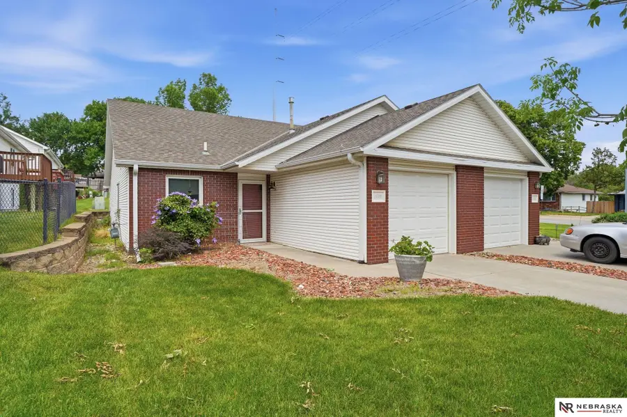 5520 Vavak Place, Lincoln, NE 68516 - #2