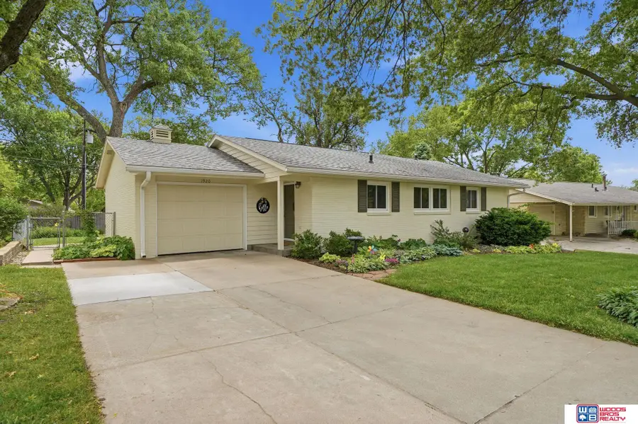 1920 E Bermuda Drive, Lincoln, NE 68506 - #2