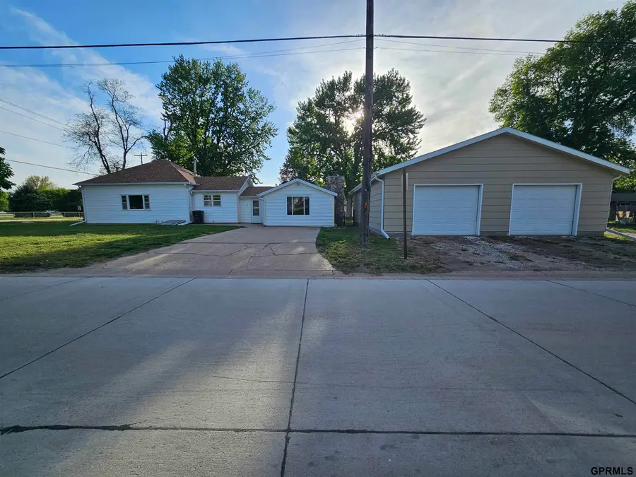 321 E Johnson Street, Clay Center, NE 68933 - #2