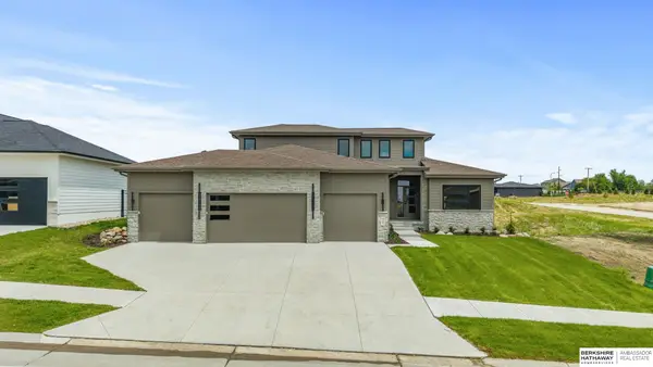 5407 N 212th Street, Elkhorn, NE 68022