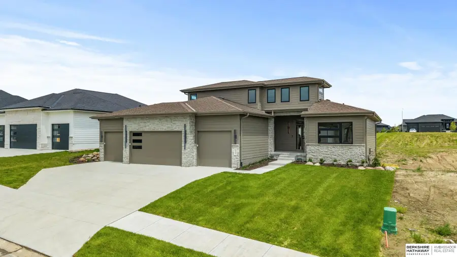 5407 N 212th Street, Elkhorn, NE 68022 - #2