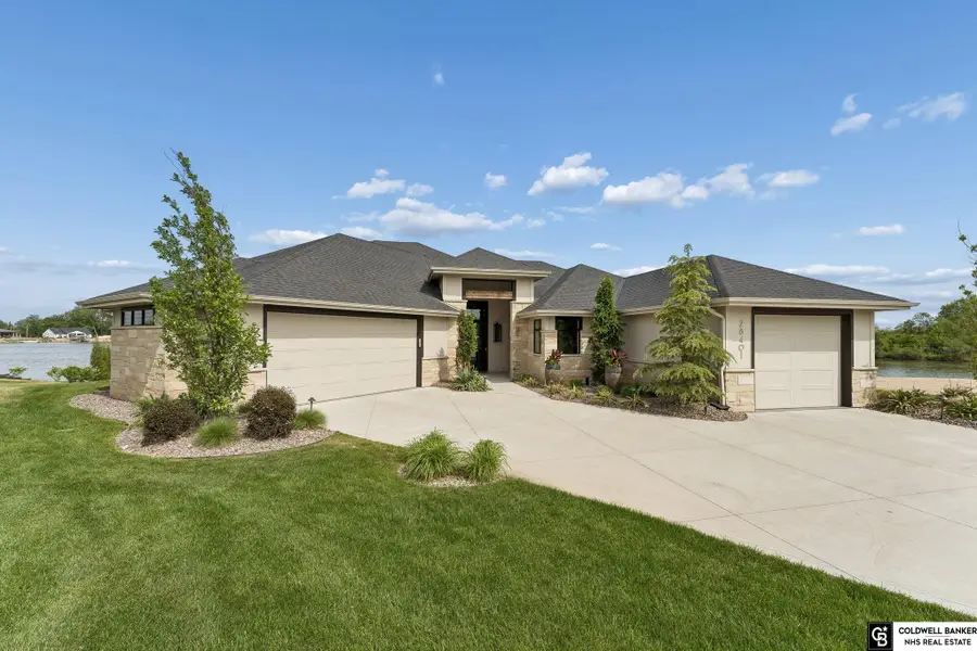 28401 Laurel Circle, Valley, NE 68064 - #2