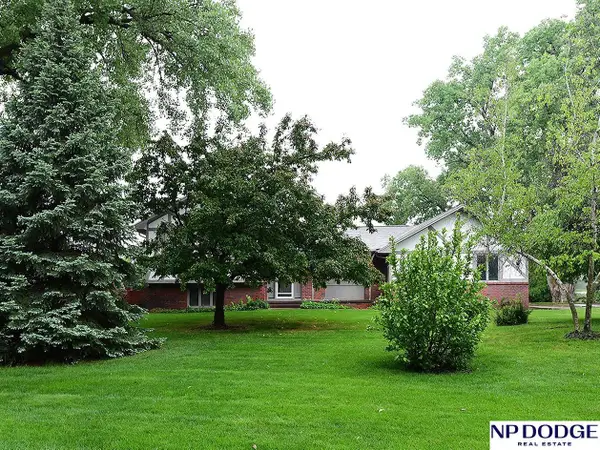 1740 Laguna Drive, Fremont, NE 68025