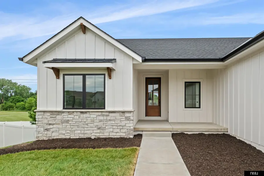 18304 Blackwalnut Street, Omaha, NE 68136 - #3