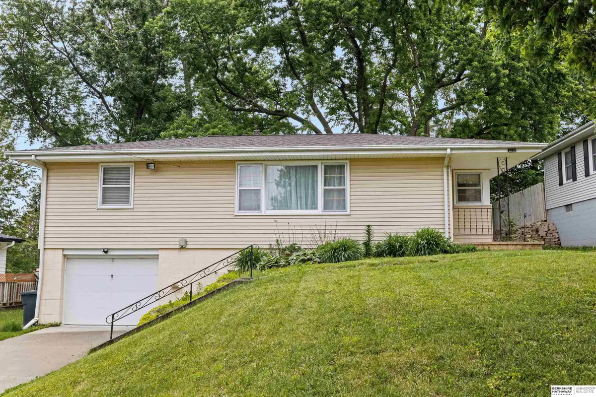 911 Arnold Street, Glenwood, IA 51534 - #1