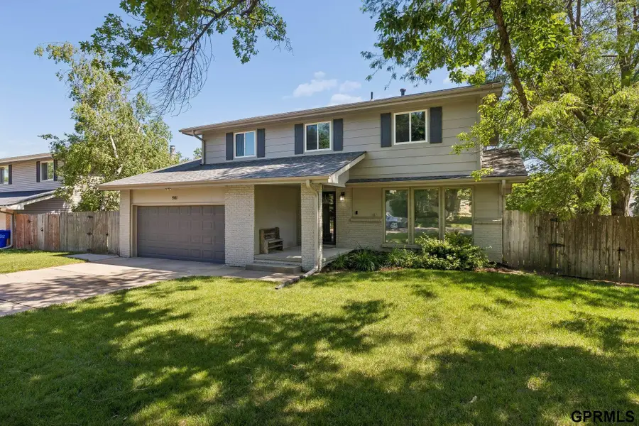 901 Sally Street, Papillion, NE 68046 - #2