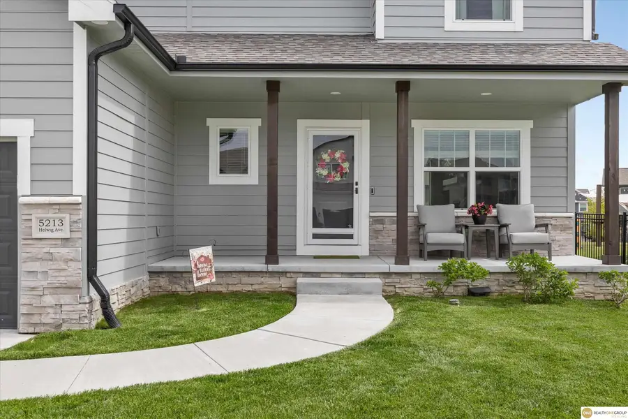 5213 Helwig Avenue, Papillion, NE 68046 - #3