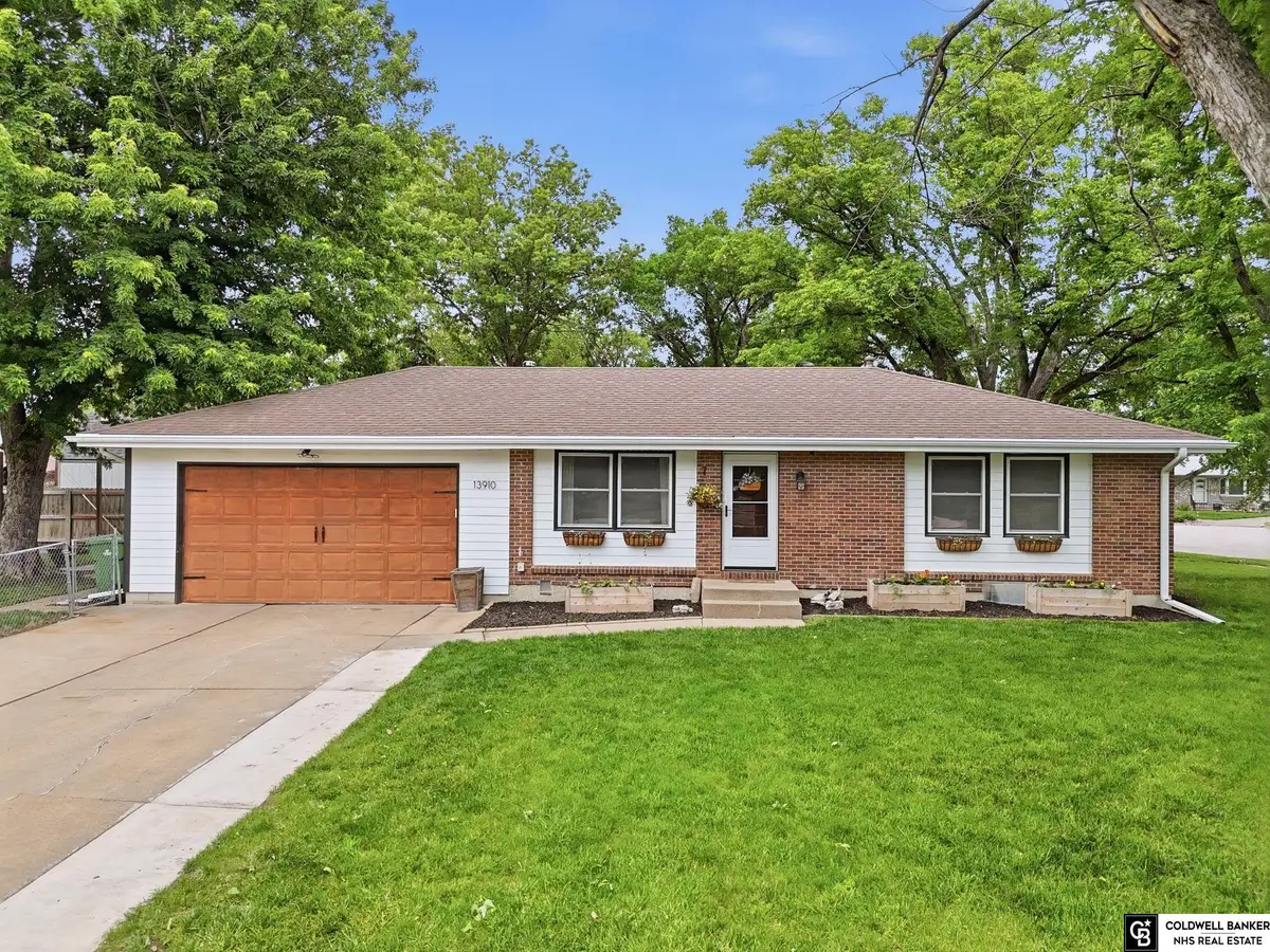 13910 Lancashire Street, Waverly, NE 68462 - #1