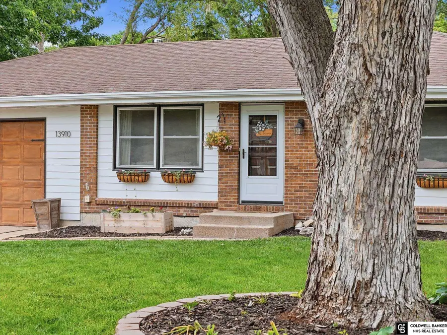 13910 Lancashire Street, Waverly, NE 68462 - #3