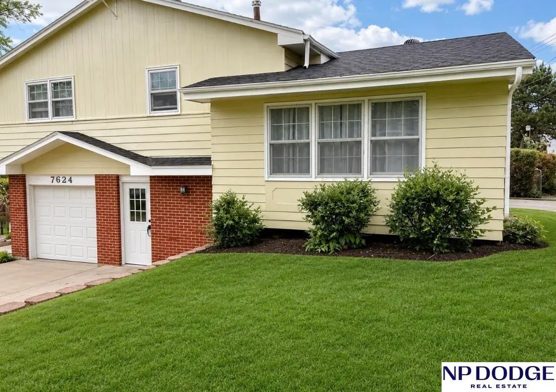 7624 Nebraska Avenue, Omaha, NE 68134 - #1
