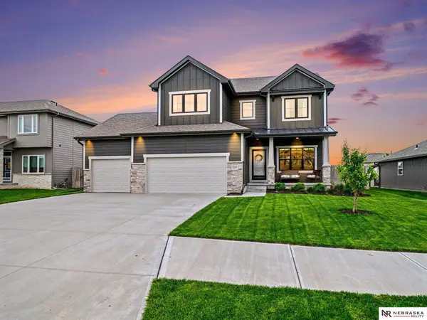 5205 Helwig Avenue, Papillion, NE 68133