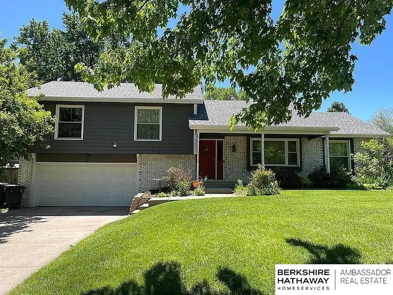 7821 Lake Street, Lincoln, NE 68506 - #1