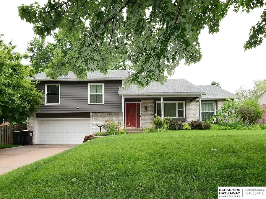 7821 Lake Street, Lincoln, NE 68506 - #2