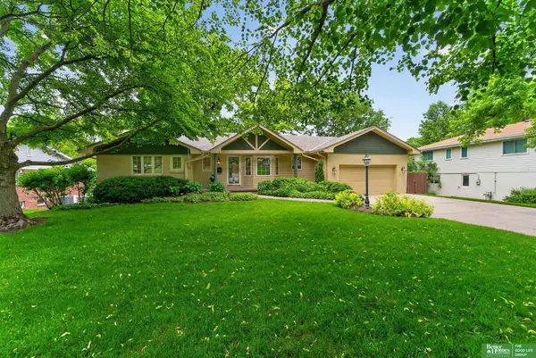 706 J E George Boulevard, Omaha, NE 68132