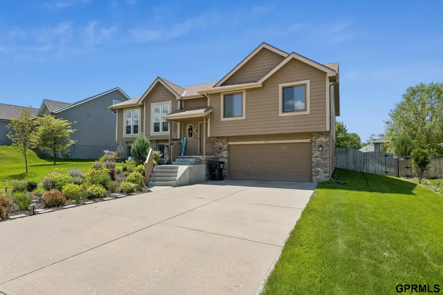 608 Ruby Road, Papillion, NE 68133 - #2