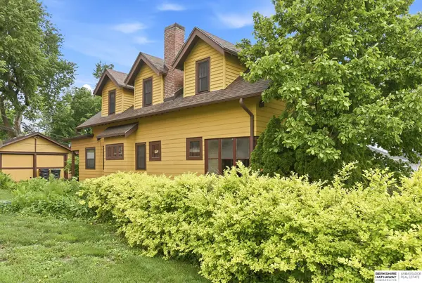 1014 S 31st Street, Omaha, NE 68105