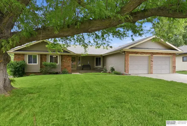 6521 S 92nd Street, Omaha, NE 68127
