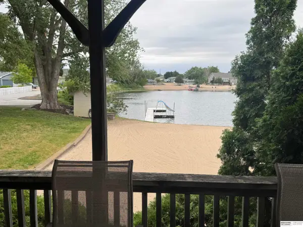 17303 Paradise Road, Bellevue, NE 68123