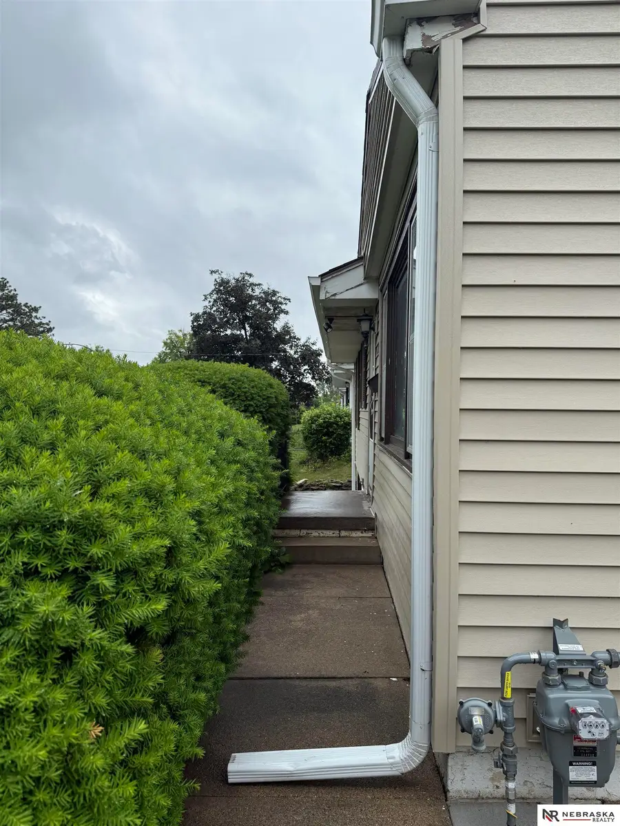 2820 S 76th Avenue, Omaha, NE 68124 - #3