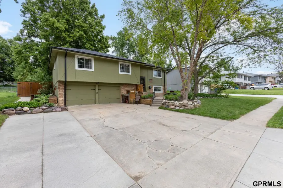 411 Laredo Road, Papillion, NE 68046 - #3