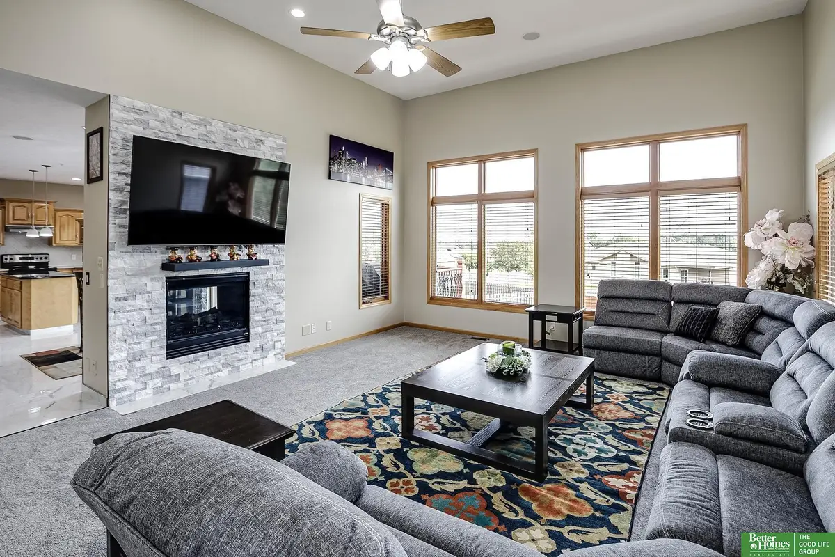 2004 Longview Street, Papillion, NE 68133 - #1
