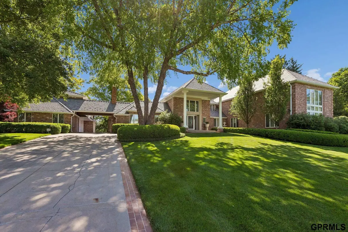 843 S 96 Street, Omaha, NE 68114 - #1