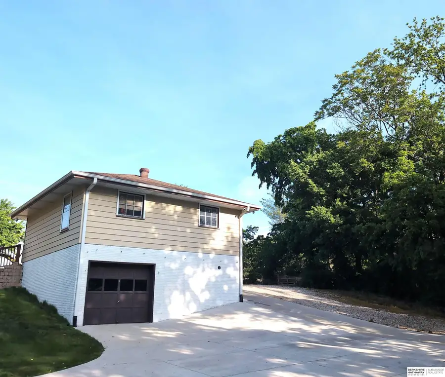 707 N Bellevue Boulevard, Bellevue, NE 68005-4010 - #3