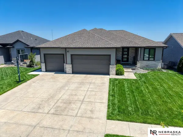 9746 S 79th Street, Lincoln, NE 68516