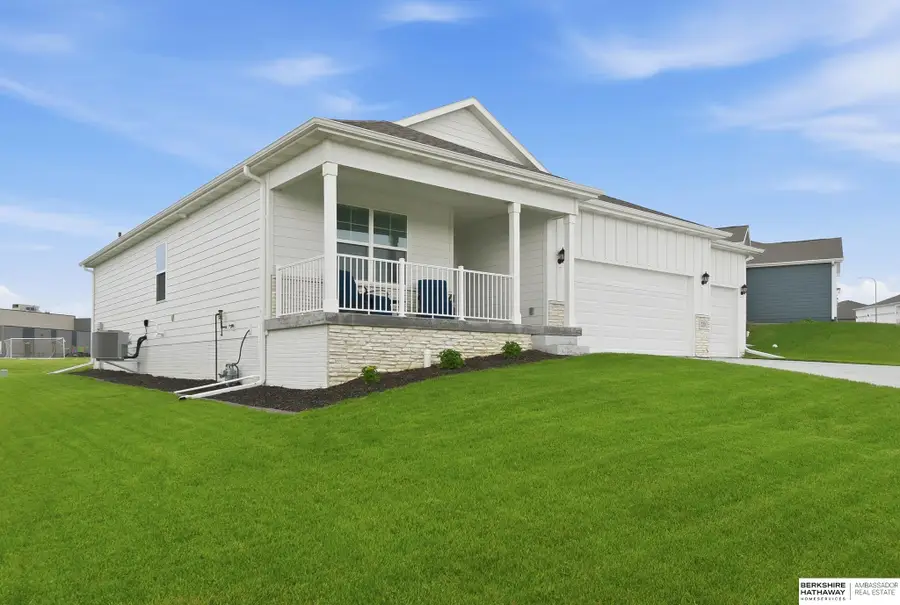 220 N 10th Avenue, Springfield, NE 68059 - #2
