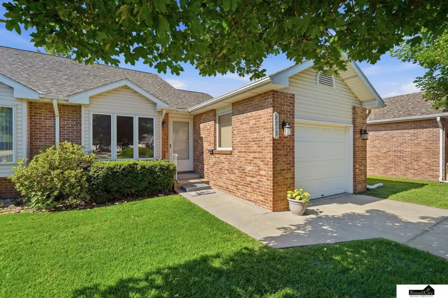 2515 Hollyhock Circle #16, Lincoln, NE 68521 - #3