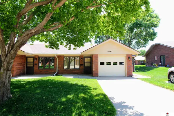 6743 Teton Drive, Lincoln, NE 68510