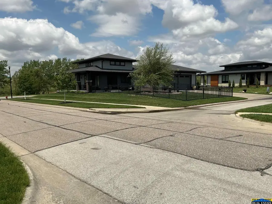 6600 Tallgrass Parkway, Lincoln, NE 68521 - #2