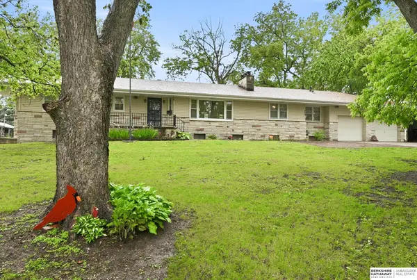 6212 S 42nd Street, Omaha, NE 68107