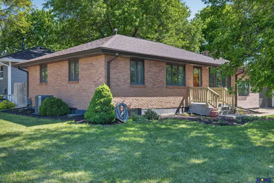 1300 Manatt Street, Lincoln, NE 68521 - #2