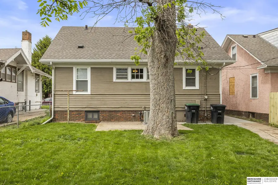 2875 Whitmore Street, Omaha, NE 68112 - #2
