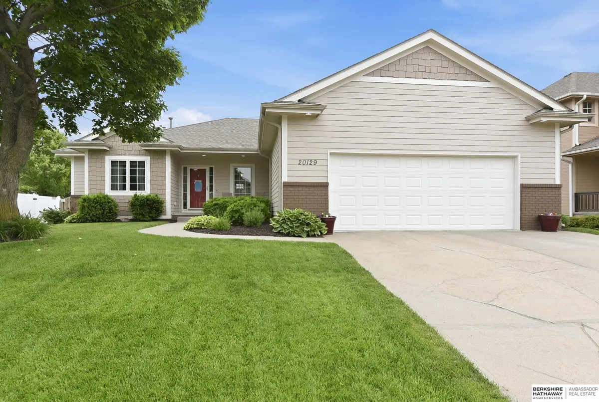20129 Douglas Street, Elkhorn, NE 68022 - #1