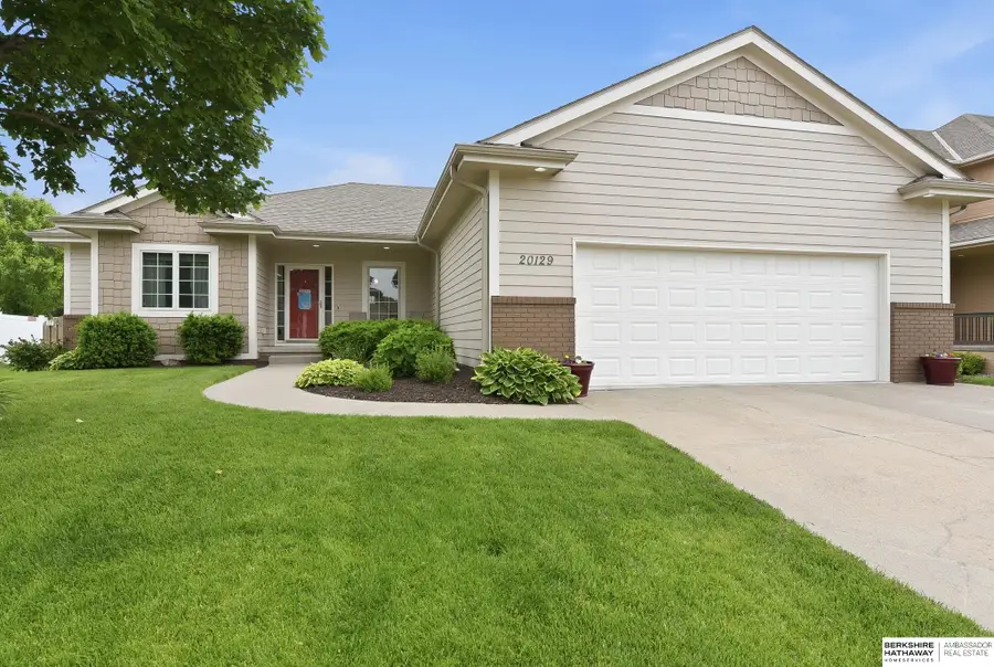 20129 Douglas Street, Elkhorn, NE 68022 - #3