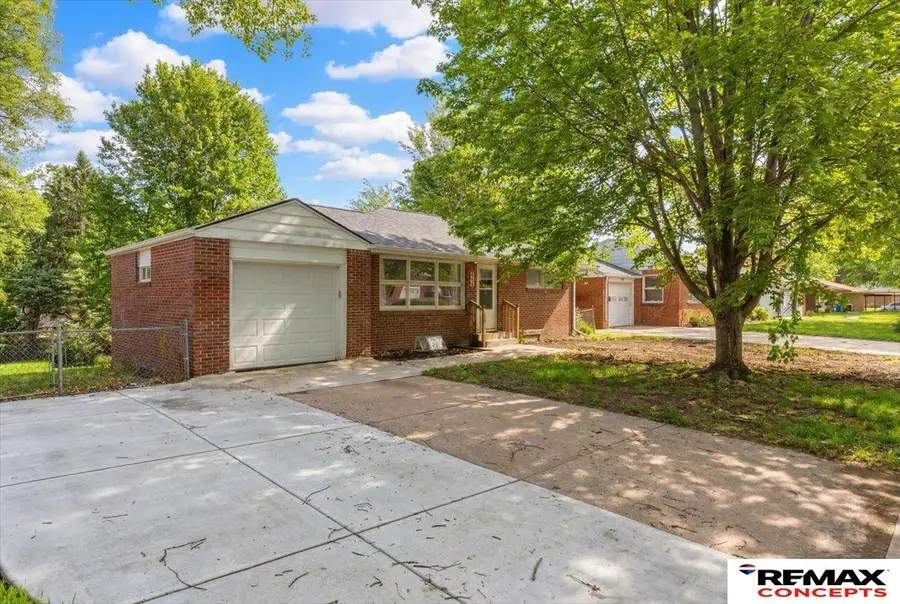 3230 N 66th Street, Lincoln, NE 68507 - #2