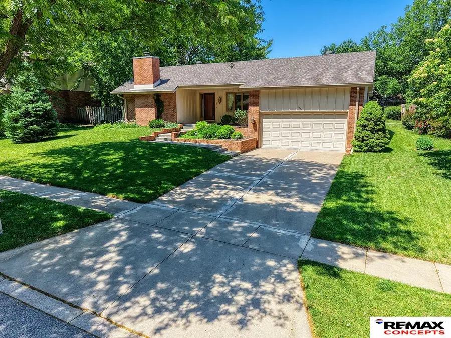 1025 Lamplighter Lane, Lincoln, NE 68510 - #2