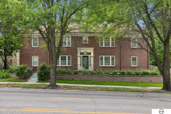 2457 S 27th Street #B, Lincoln, NE 68502