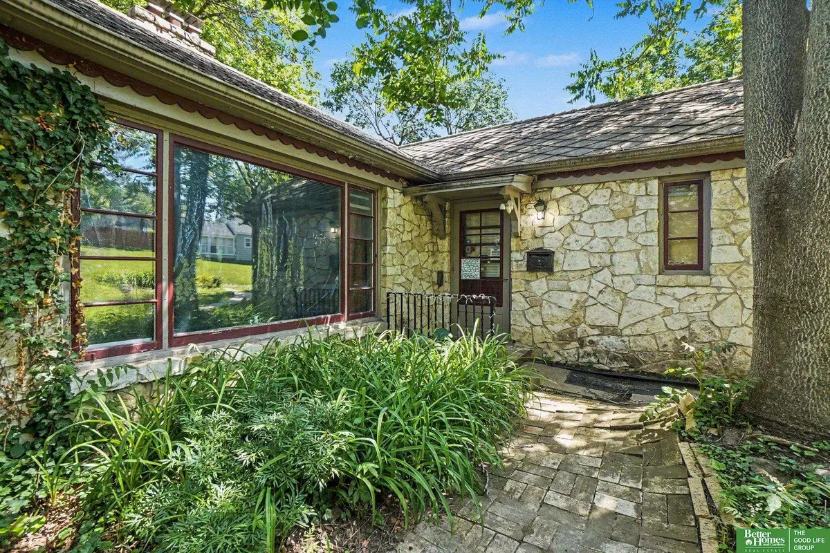 3101 N 49 Avenue, Omaha, NE 68104 - #1