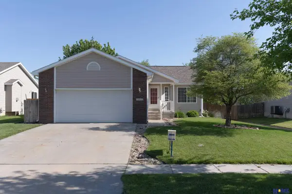 13422 Jamestown Street, Waverly, NE 68462