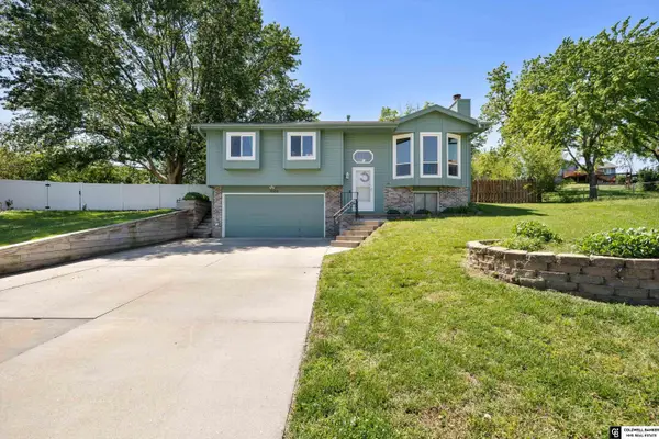 9904 S 9 Circle, Bellevue, NE 68123
