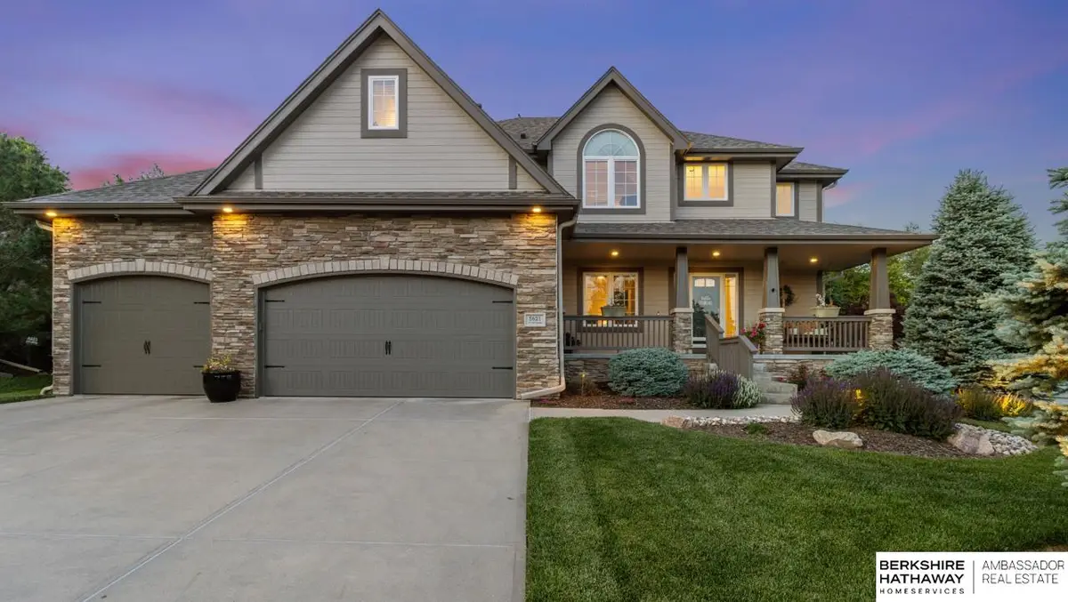 5621 N 154th Street, Omaha, NE 68116 - #1