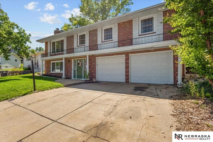 7310 N 39th Terrace, Omaha, NE 68112 - #3