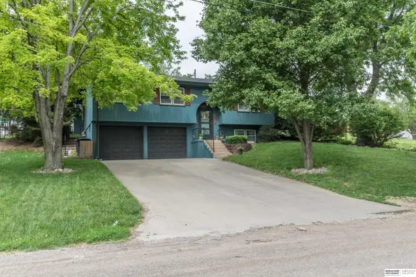 5824 S 52 Street, Omaha, NE 68117