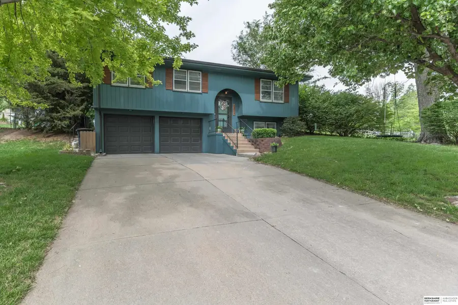 5824 S 52 Street, Omaha, NE 68117 - #3